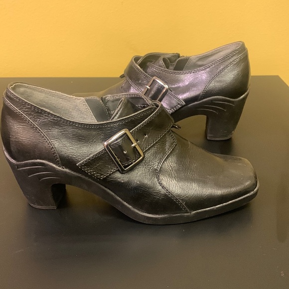 Aerosol Black heel dress shoe. Zip side. NWT size 6.5 - Picture 1 of 8